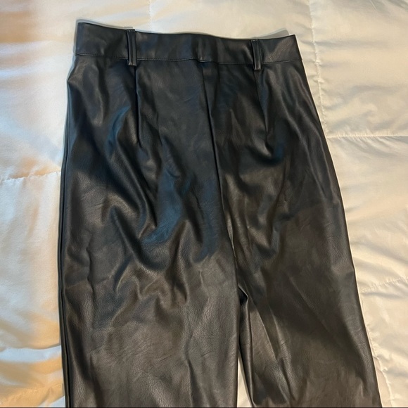 Black leather pants Boohoo - Picture 3 of 4